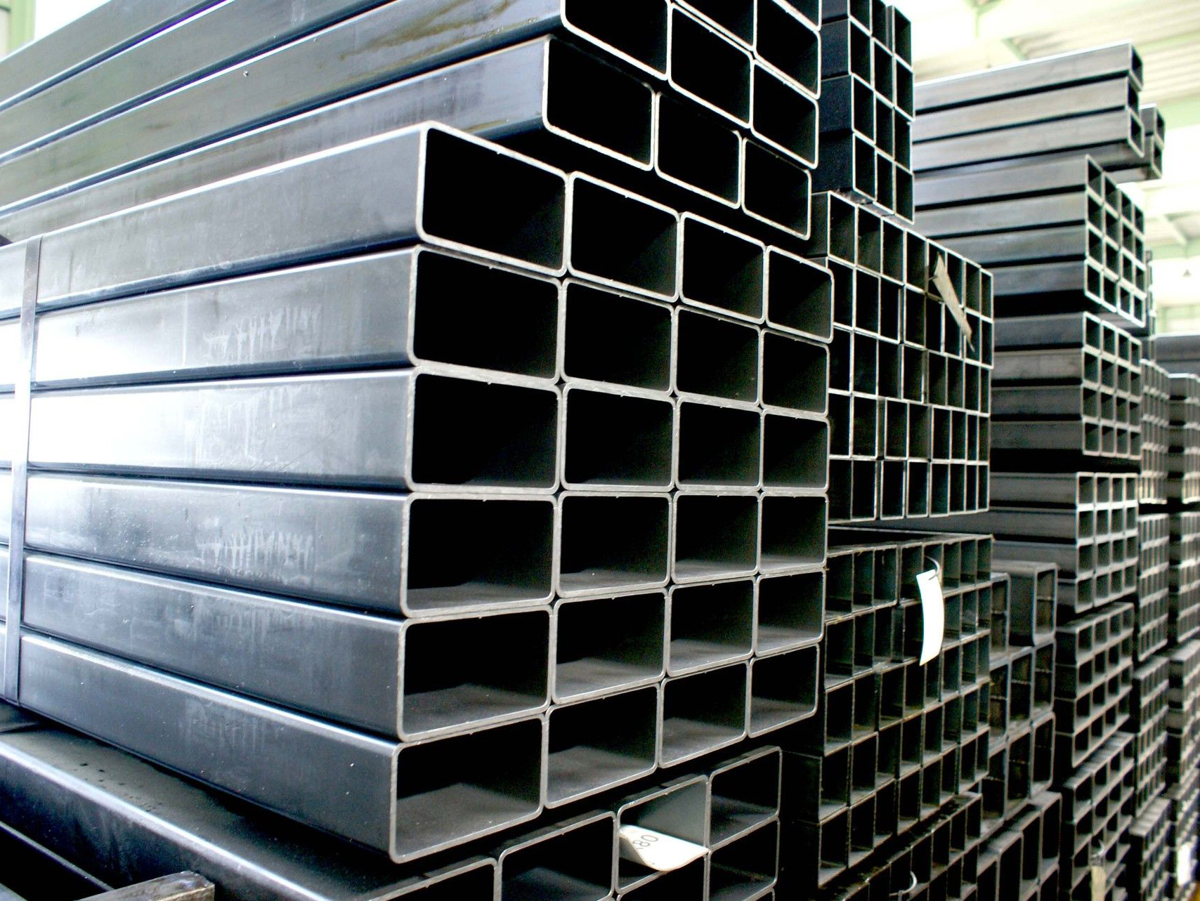 Points to note when cutting rectangular tubes