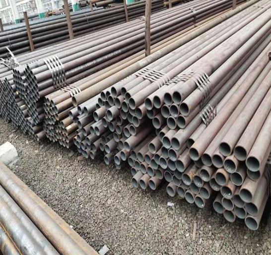 Seamless steel pipe for oil cracking