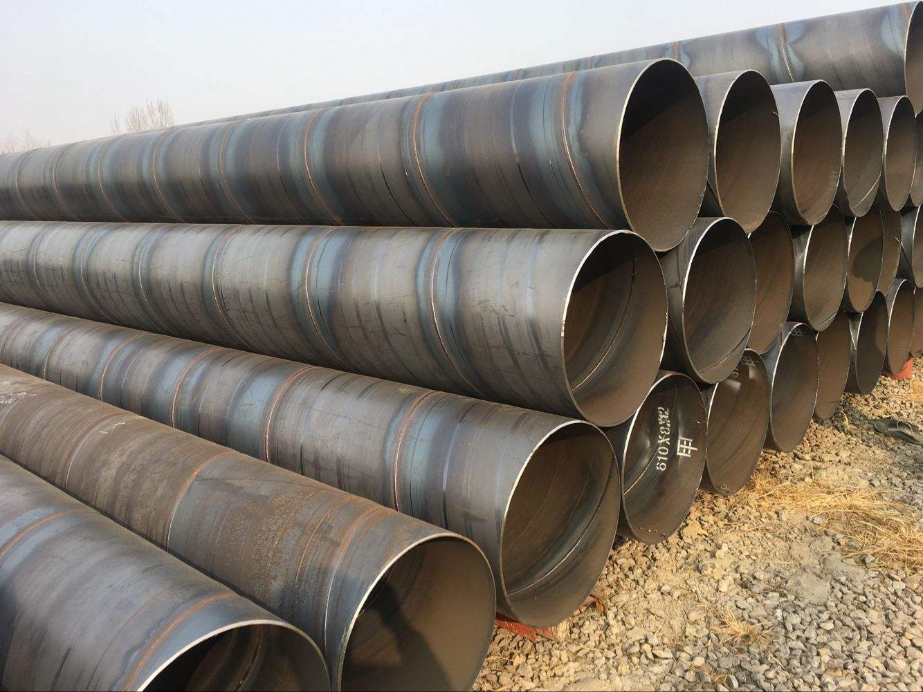 Steel mills rise, steel prices are on the strong side