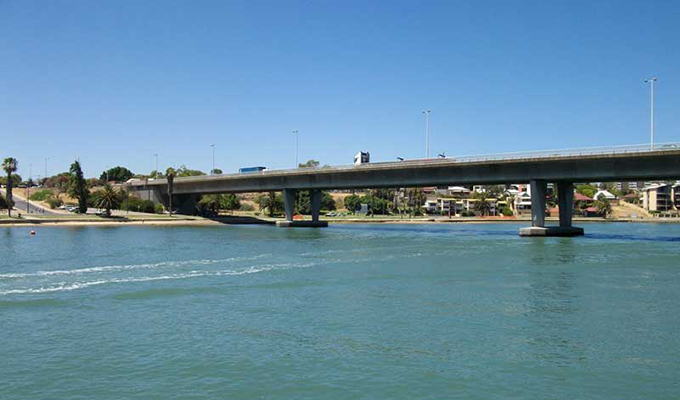 Swan River Piling in WA